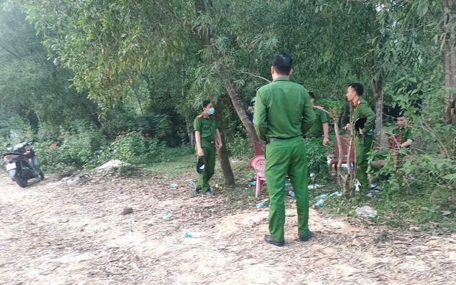 Công an lên núi vây bắt nghi phạm đâm trọng thương người đàn ông khuyết tật