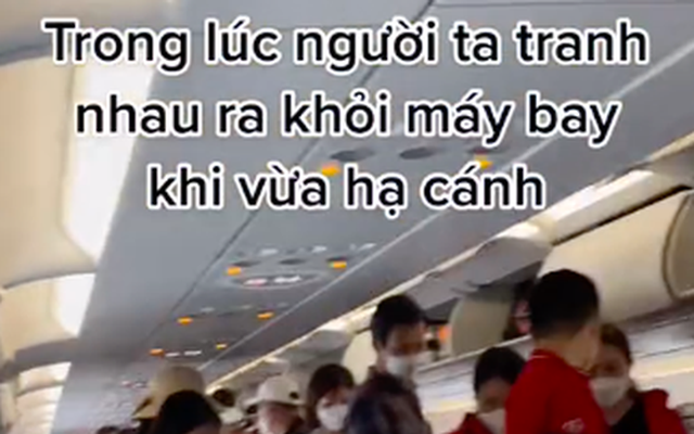 Có một kiểu người khi đi máy bay được bóc trần qua đoạn clip của thanh niên này