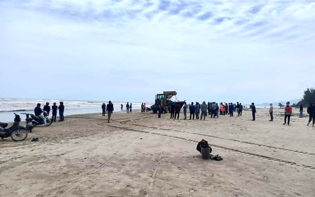 Tìm thấy thi thể ngư dân mất tích trên biển, trên người có 3 vết thương