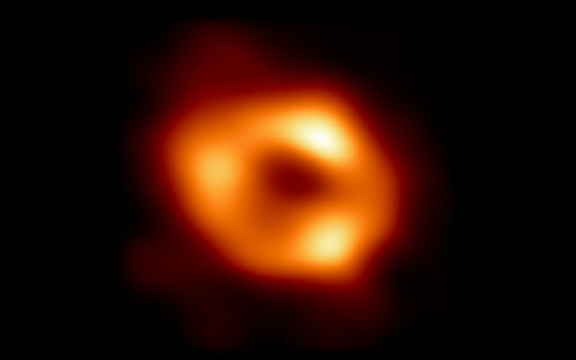 Tấm ảnh lỗ đen vũ trụ thứ hai của nhân loại chụp Sagittarius A*, thiên thể khổng lồ nằm ngay trung tâm Dải Ngân hà