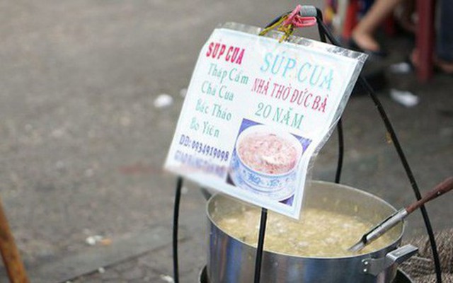Gánh súp cua gần 30 năm giữa lòng Sài Gòn được mệnh danh là "món súp đáng thử nhất"