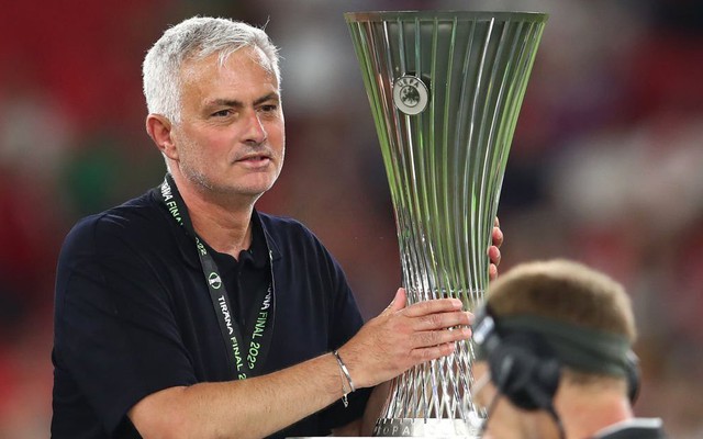 Mourinho lập siêu kỷ lục vô tiền khoáng hậu tại cúp châu Âu sau trận chung kết nghẹt thở