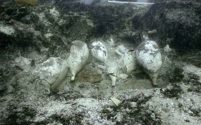 Tàu cổ 2.200 năm tuổi bị trộm ghé thăm