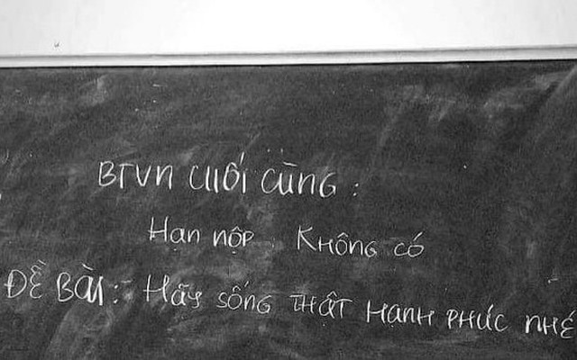 Những bài "kiểm tra" cuối cùng của đời học sinh: Đọc xong đề bài ai nấy đều vô cùng xúc động!