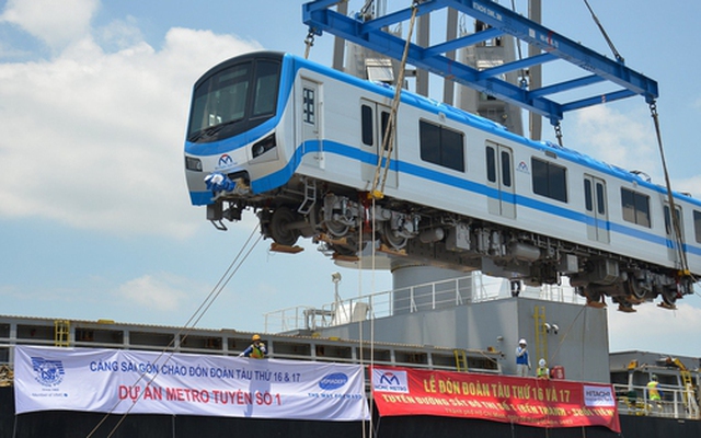 Cận cảnh 2 đoàn tàu cuối cùng của Metro số 1 vừa về đến TP.HCM, sẵn sàng chạy thử nghiệm