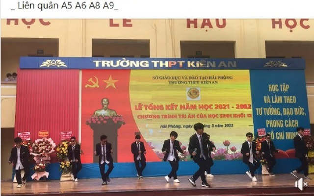 Học sinh lớp 12 hát 'siêu phẩm' trong lễ tổng kết, bất ngờ gây bão mạng xã hội