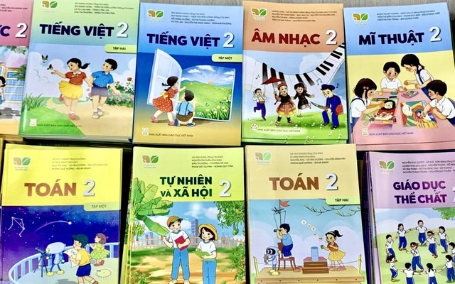 Bộ GD&ĐT: Sách giáo khoa phải được sử dụng lại nhiều lần, nhà xuất bản phải giảm giá thành