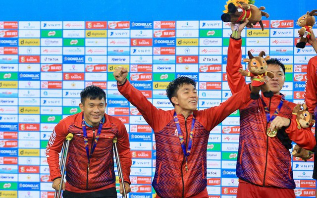 "Nỗi đau của U23 Việt Nam" mất 5 tiếng phẫu thuật, nghỉ dài hạn hết năm 2022