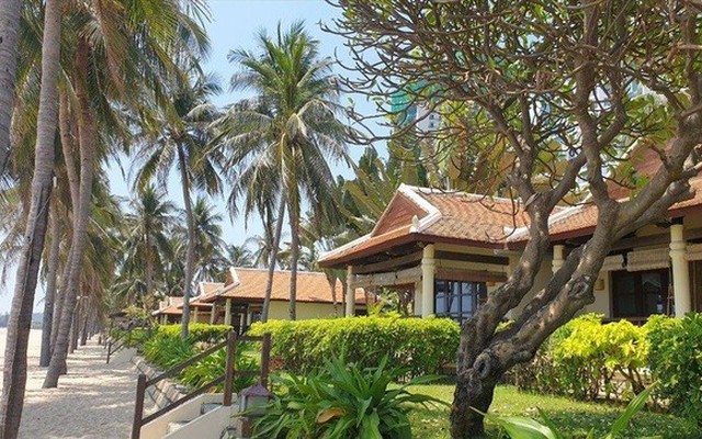 Khu resort chắn biển Nha Trang ngừng đón khách, trả lại bãi biển