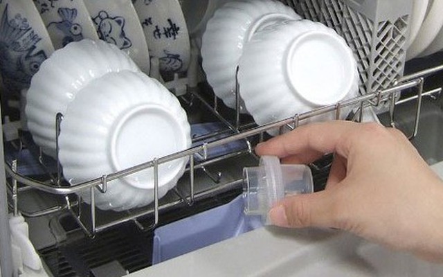 Dạng bột, gel hay viên: Chất tẩy rửa cho máy rửa bát nào tốt nhất?