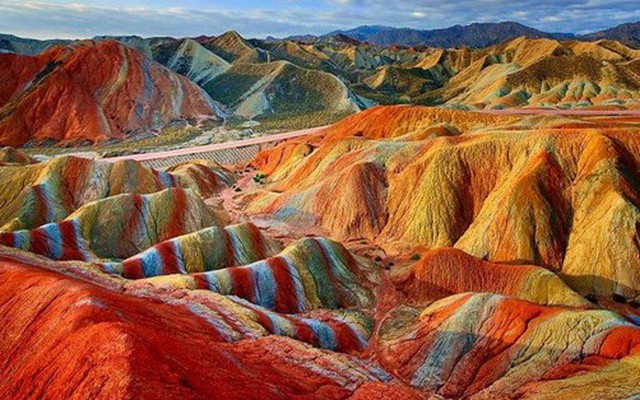 Núi Vinicunca: Kỳ quan thiên nhiên đáng kinh ngạc, đẹp đến nỗi được mệnh danh là "cầu vồng" siêu thực nhất hành tinh