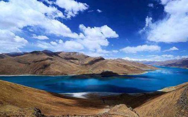 Yamdrok - hồ nổi tiếng nhất Tây Tạng có trữ lượng cá cả triệu tấn nhưng không ai dám ăn, lý do khiến nhiều người bất ngờ