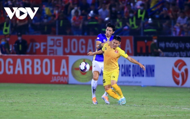 HLV Hà Nội FC xúc động khi Văn Hậu trở lại thi đấu ở V-League