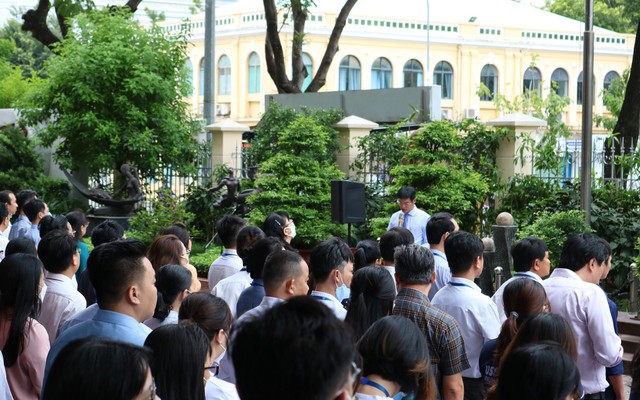 TP.HCM: Đại học KHXH&NV tổ chức hoạt động chào cờ đầu tuần, netizen đồng loạt "thả tim"