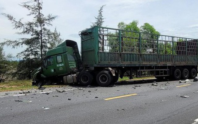 Tai nạn thảm khốc tại Quảng Bình, ít nhất 5 người thương vong