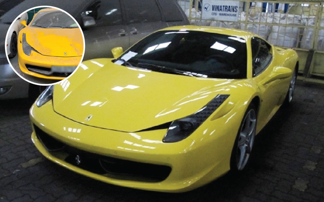 Xót xa Ferrari 458 bị bỏ xó tại Hà Nội - Siêu xe ao ước của nhiều người bị đóng bụi dày đặc, nằm trong một góc garage