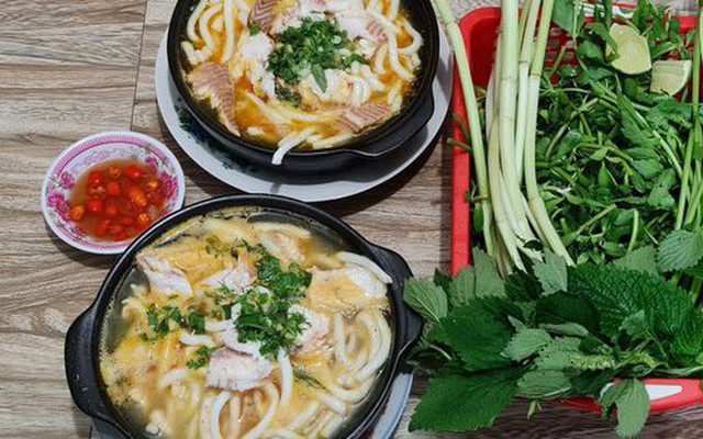 Lạ miệng lẩu bánh canh cá lóc