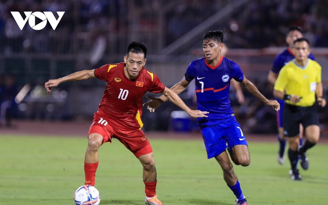 HLV Nishigaya đưa Văn Quyết "lên mây xanh" sau trận ĐT Việt Nam 4-0 ĐT Singapore