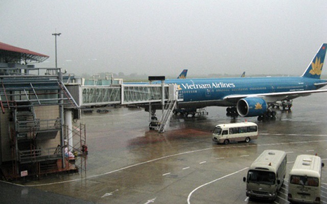 Hủy, hoãn cả trăm chuyến bay do bão Noru, hành khách cần lưu ý gì?