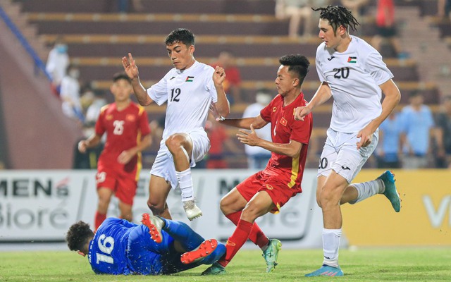 Trước đối thủ "cứng cựa", sao trẻ HAGL liên tục "đen đủi" khiến U20 Việt Nam hòa tiếc nuối