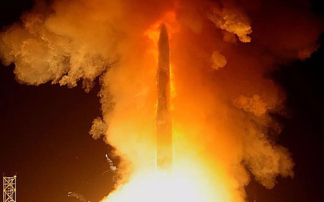 Sức mạnh tên lửa Minuteman III Mỹ mới khai hỏa