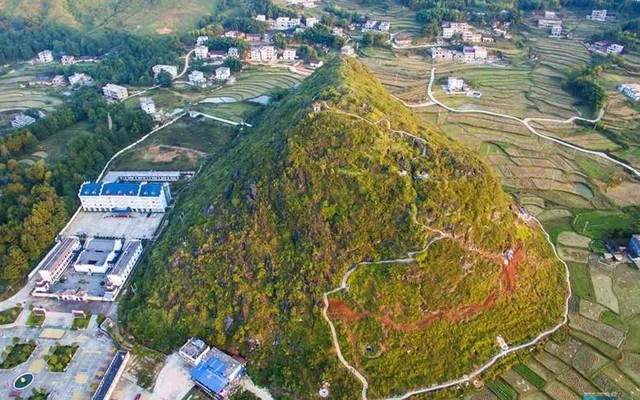 'Đệ nhất làng phong thủy' Trung Quốc: Đào tạo ra vô số kỳ tài, người dân làm nghề xem phong thủy có thu nhập 'khủng' bất ngờ