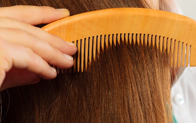 Lợi ích của lược gỗ đối với tóc và da đầu