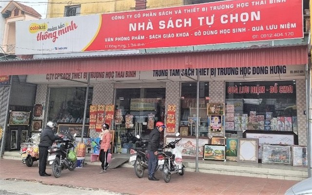 Khởi tố chủ nhà sách bán hơn 90.000 cuốn sách giáo khoa giả