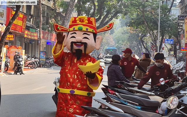 “Phố vàng” tại Hà Nội: Nơi nhộn nhịp, chỗ im lìm sát ngày vía Thần Tài