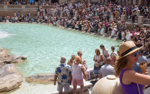 Cơn đau đầu kỳ lạ của các thiên đường du lịch: Ngán ngẩm khi chật kín những du khách "chỉ đến chụp ảnh đăng mạng xã hội rồi đi”