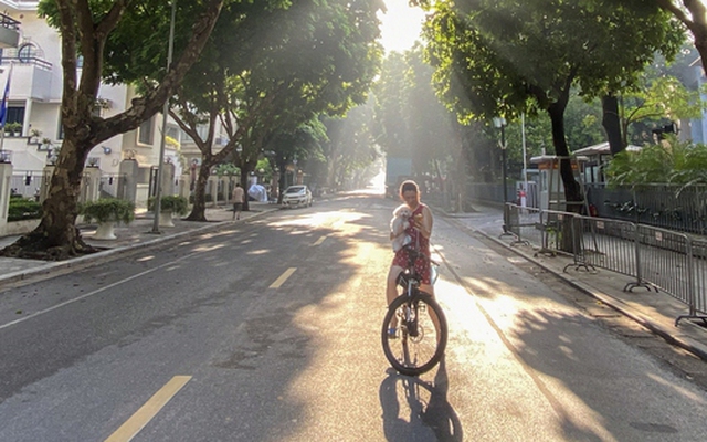 Hà Nội mùa thu qua góc máy của nhiếp ảnh gia Chu Việt Hà: Bình yên mà cũng độc, lạ!