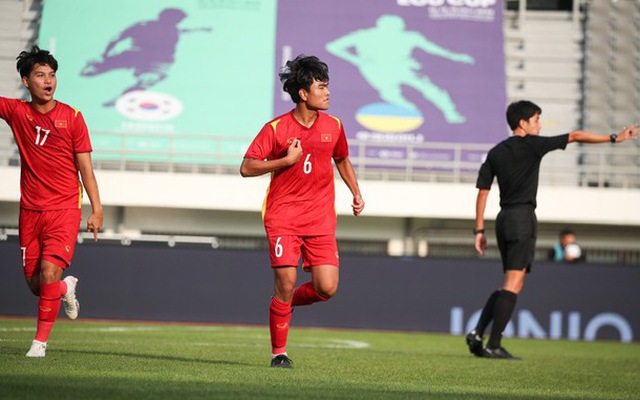 Cúp Tứ hùng quốc tế: Công Phương đá phạt thành bàn, U18 Việt Nam gây bất ngờ trước đội bóng châu Âu