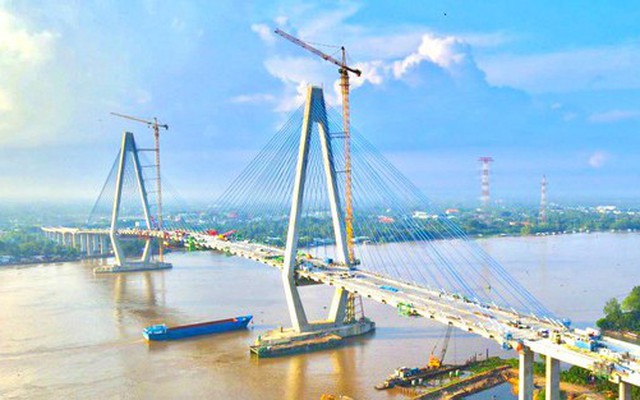 Khoảnh khắc cầu Mỹ Thuận 2 nối liền đôi bờ sông Tiền
