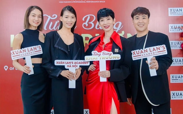 Dàn người mẫu hội ngộ Xuân Lan tại Hà Nội