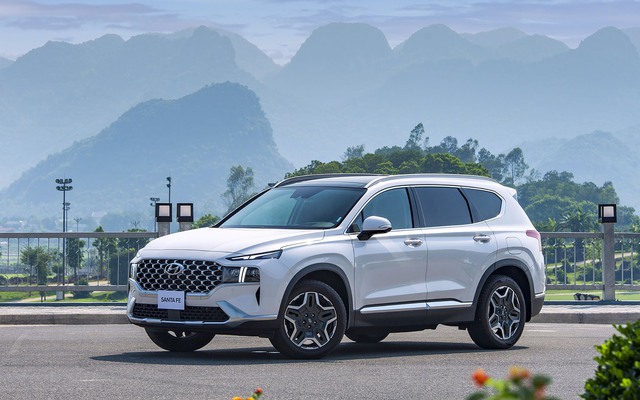 Bảng giá xe Hyundai tháng 10: Hyundai Santa Fe giảm sâu gần 180 triệu đồng