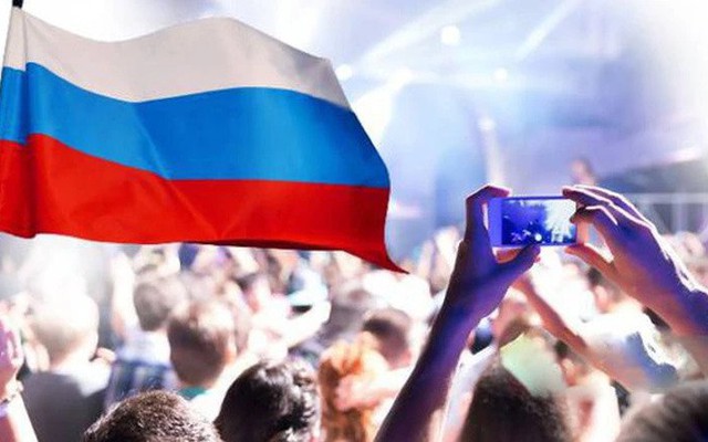 Lần đầu tiên trong 29 năm: Siêu phẩm Nga sẽ có màn ra mắt lịch sử trước 100.000 người, sức nóng lan mạnh mẽ