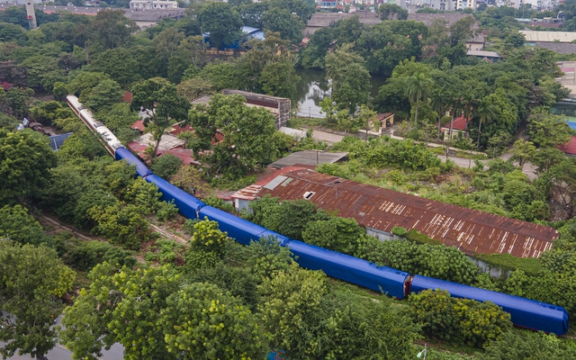 Cận cảnh đoàn tàu hạng sang của Tập đoàn Trung Quốc trị giá hàng trăm tỷ đồng đang 'đắp chiếu' ở Hà Nội