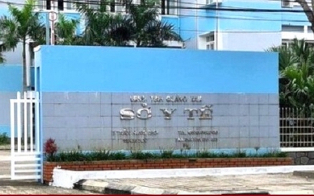 Chủ tịch Quảng Nam ký quyết định thôi giữ chức vụ đối với Phó Giám đốc Sở Y tế