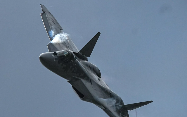 Hàng chục UAV mini xuất hiện trong khoang vũ khí tiêm kích thế hệ năm Su-57