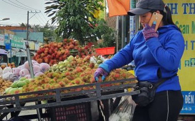 Vì sao trái cây ven đường lại rẻ hơn?