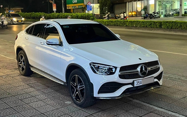 Rao hàng hiếm Mercedes-Benz GLC 300 Coupe rẻ hơn 500 triệu so với niêm yết, người bán khẳng định xe mới 'lướt' 6.500km