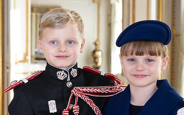 Cặp song sinh đáng yêu nhất của hoàng gia châu Âu đón sinh nhật lần thứ 9, khiến người hâm mộ "lịm tim" vì vẻ ngoài quá đỗi đáng yêu