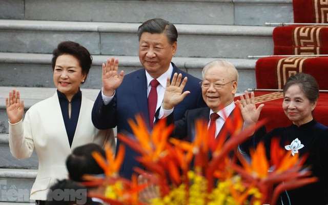 Hình ảnh Tổng Bí thư Nguyễn Phú Trọng chủ trì lễ đón Tổng Bí thư, Chủ tịch Trung Quốc Tập Cận Bình