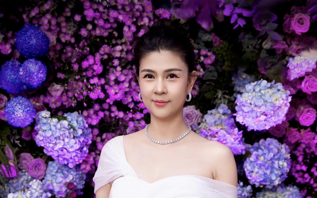 Sau 11 năm ly hôn Phước Sang, Kim Thư tay trắng thành bà chủ, cuộc sống giàu có, hạnh phúc bên bạn trai