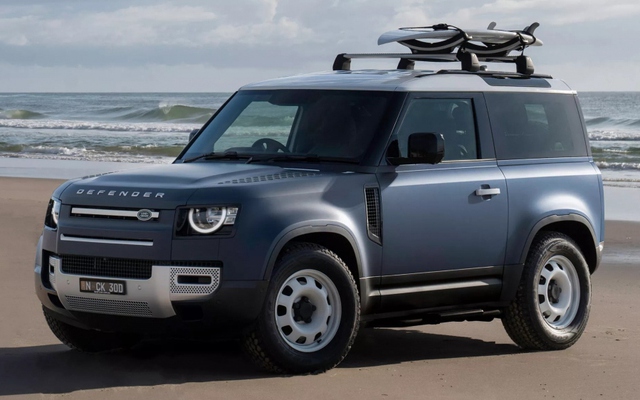 Chiêm ngưỡng Land Rover Defender Pacific Blue Edition giá hơn 2 tỷ đồng