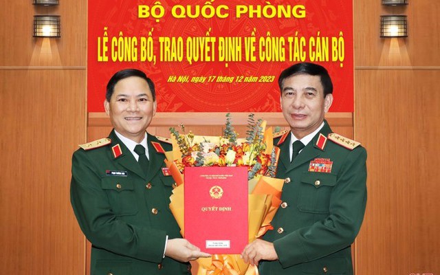 Thăng quân hàm Trung tướng cho Phó Tổng Tham mưu trưởng QĐND Việt Nam