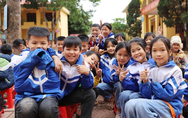 "Hiện tại còn không đủ ăn thì làm sao có tiền mua sách"