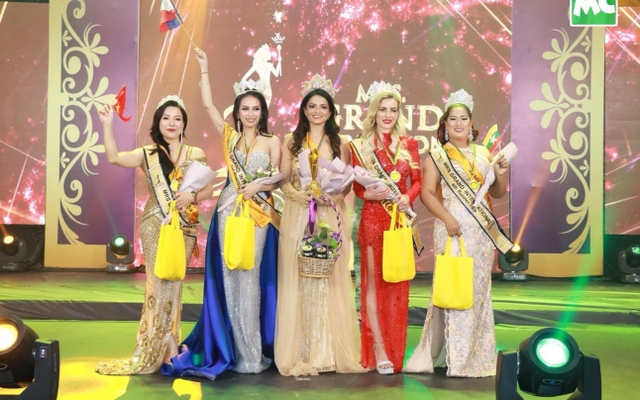 Minh Huệ đoạt giải á hậu 3 tại Mrs Grand International 2023