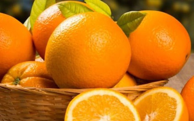 Khi mua cam, nên chọn quả cam đực hay quả cam cái?
