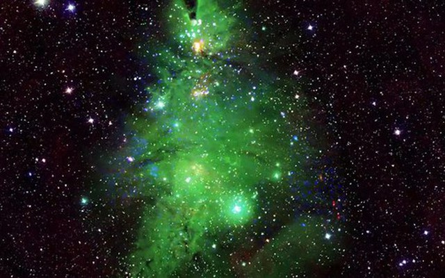 Chòm sao ‘cây thông Noel’ sáng lấp lánh trong vũ trụ